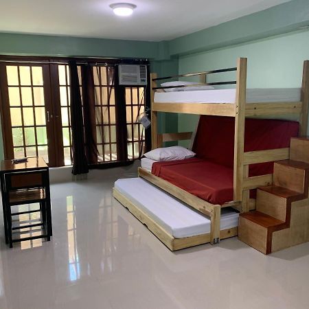 Candon Beinte Singko De Marso Apartments מראה חיצוני תמונה