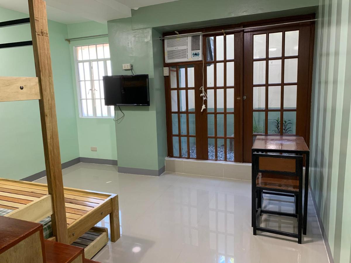 Candon Beinte Singko De Marso Apartments מראה חיצוני תמונה