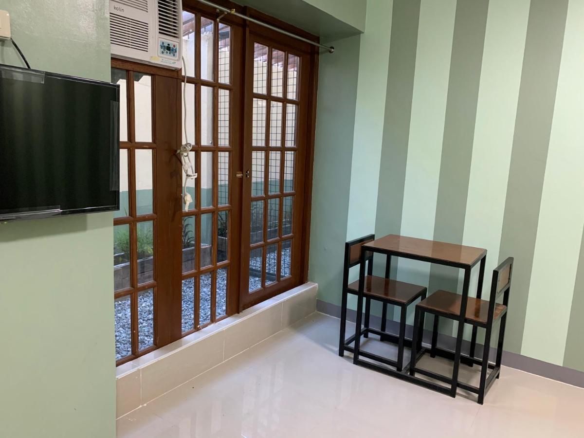 Candon Beinte Singko De Marso Apartments מראה חיצוני תמונה