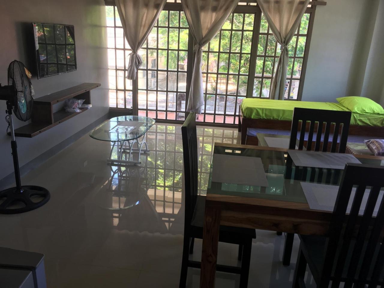 Candon Beinte Singko De Marso Apartments מראה חיצוני תמונה