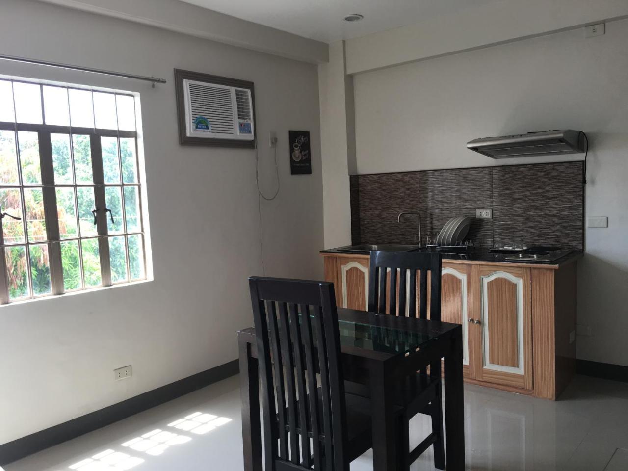 Candon Beinte Singko De Marso Apartments מראה חיצוני תמונה