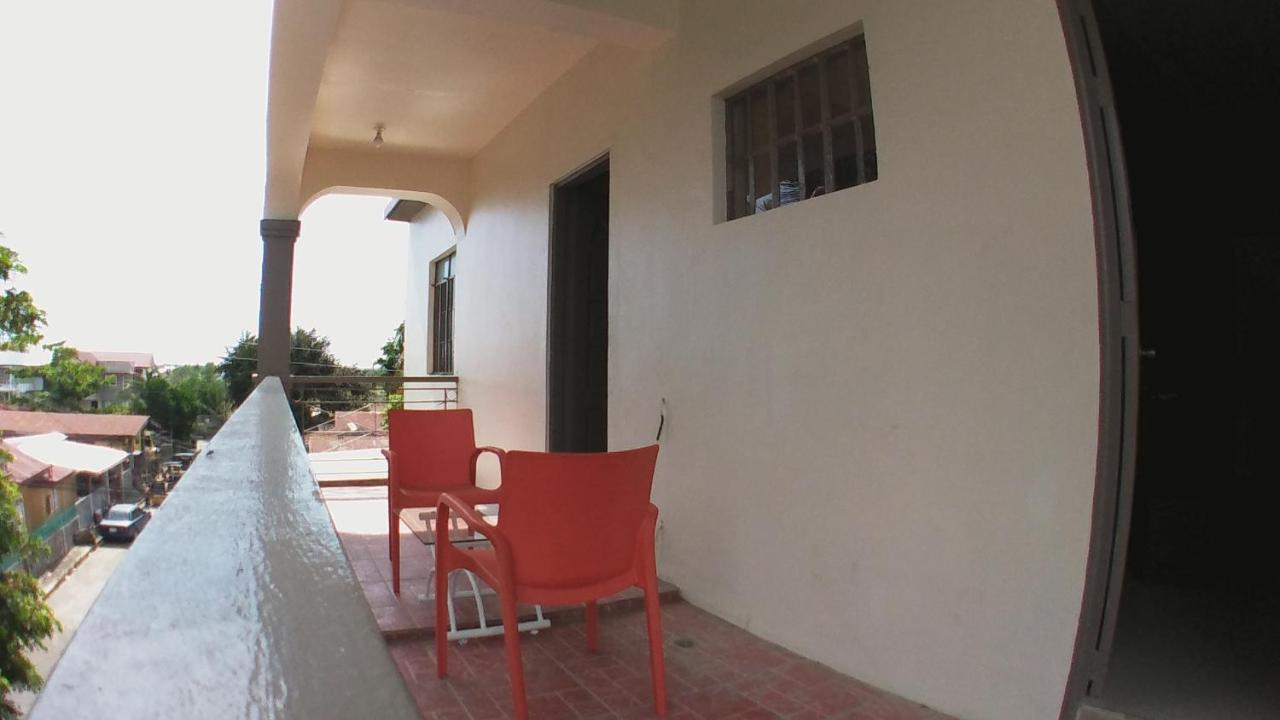 Candon Beinte Singko De Marso Apartments מראה חיצוני תמונה