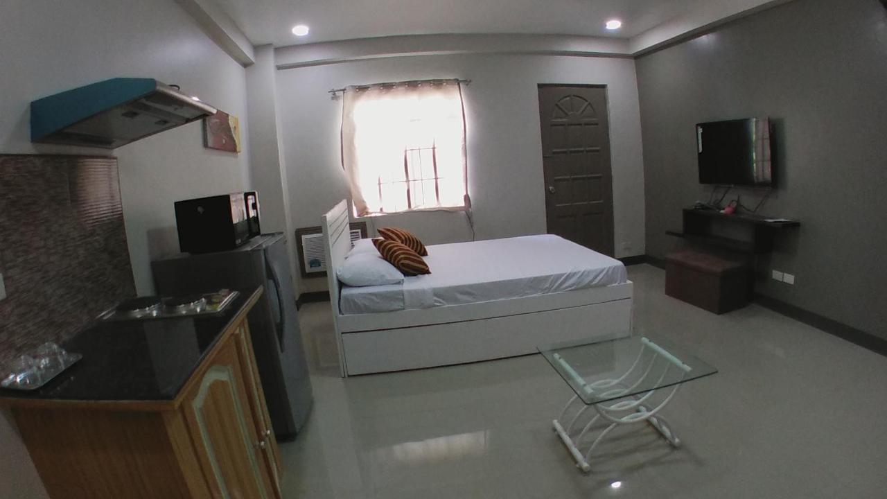 Candon Beinte Singko De Marso Apartments מראה חיצוני תמונה