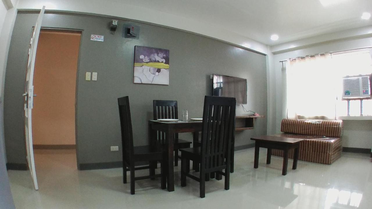 Candon Beinte Singko De Marso Apartments מראה חיצוני תמונה