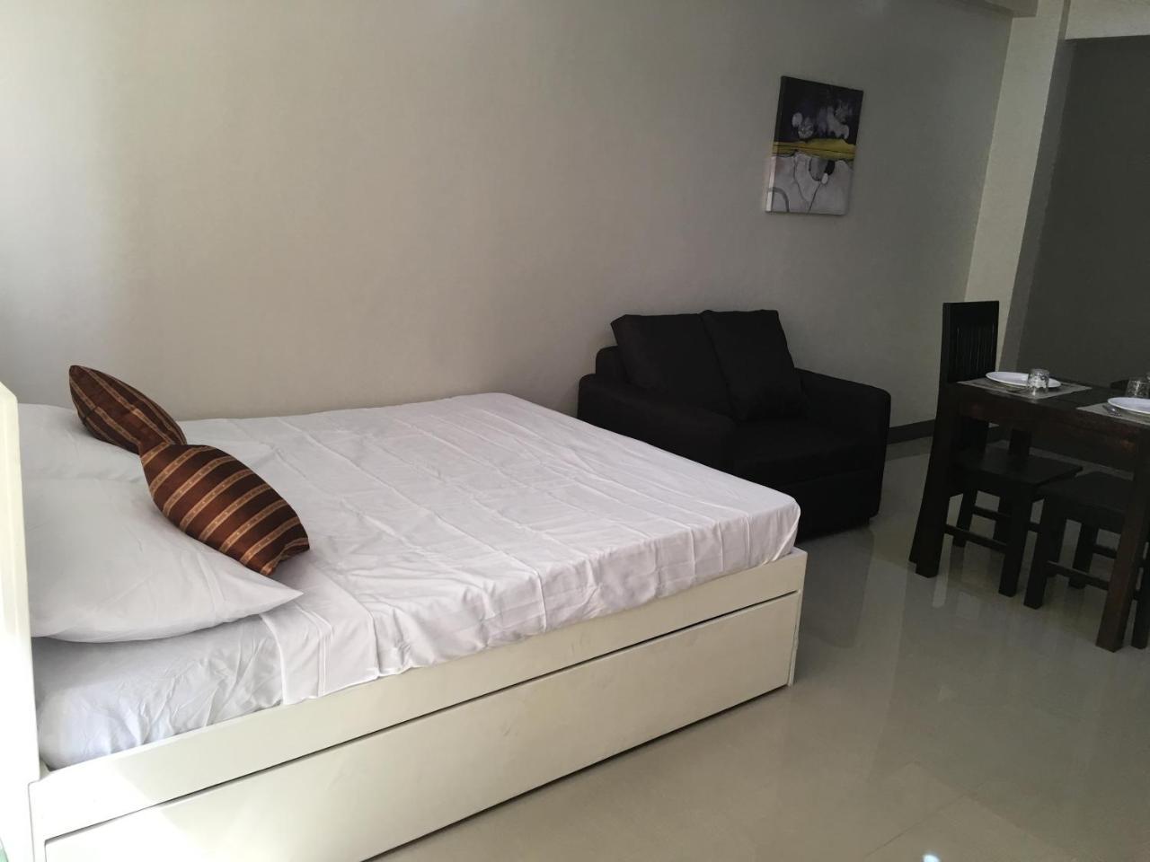 Candon Beinte Singko De Marso Apartments מראה חיצוני תמונה