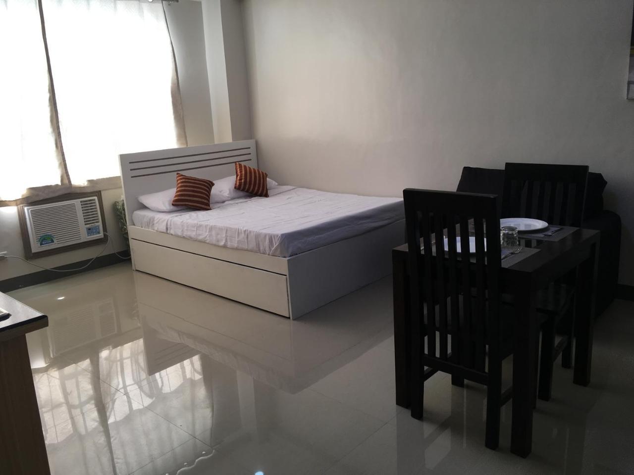 Candon Beinte Singko De Marso Apartments מראה חיצוני תמונה