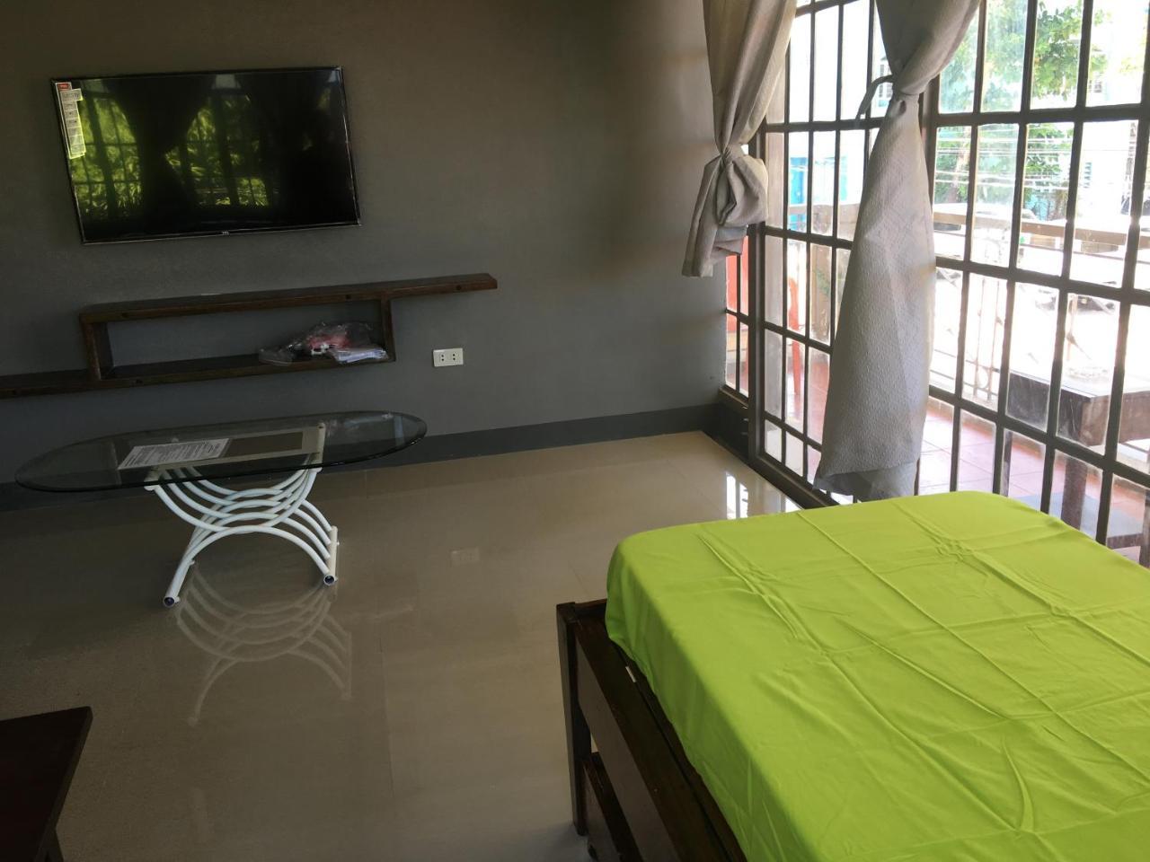 Candon Beinte Singko De Marso Apartments מראה חיצוני תמונה