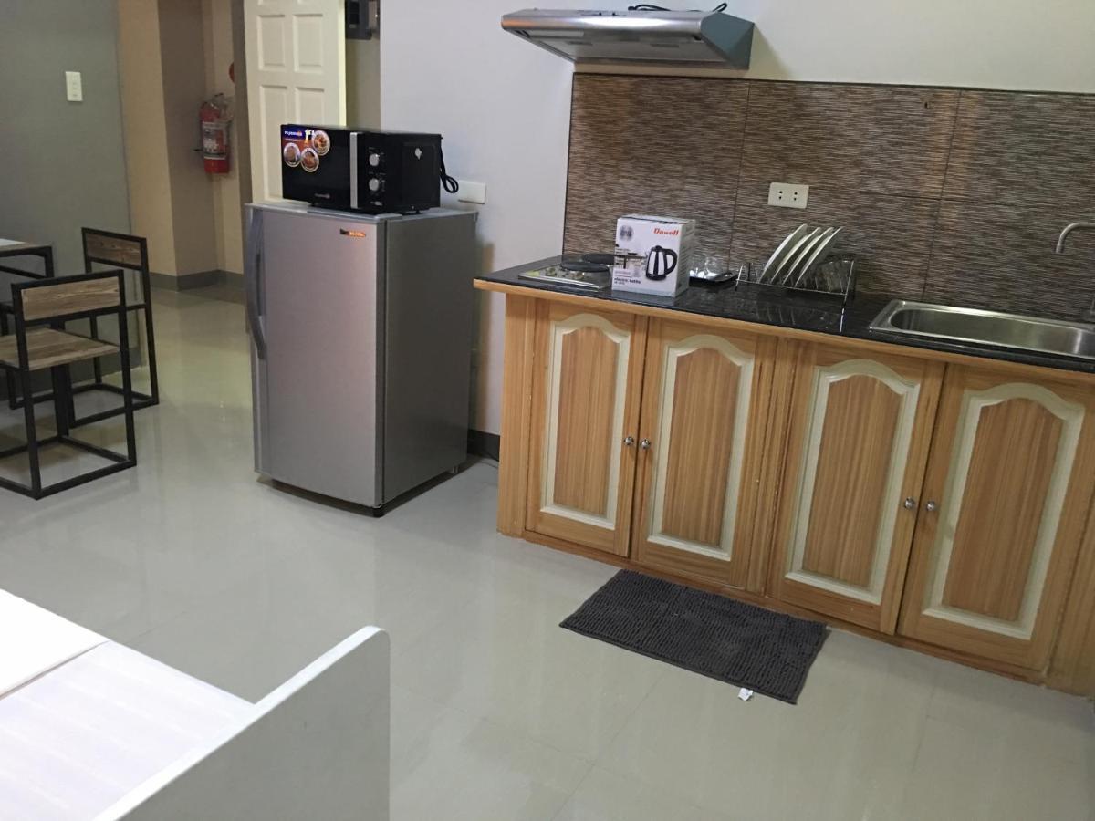 Candon Beinte Singko De Marso Apartments מראה חיצוני תמונה