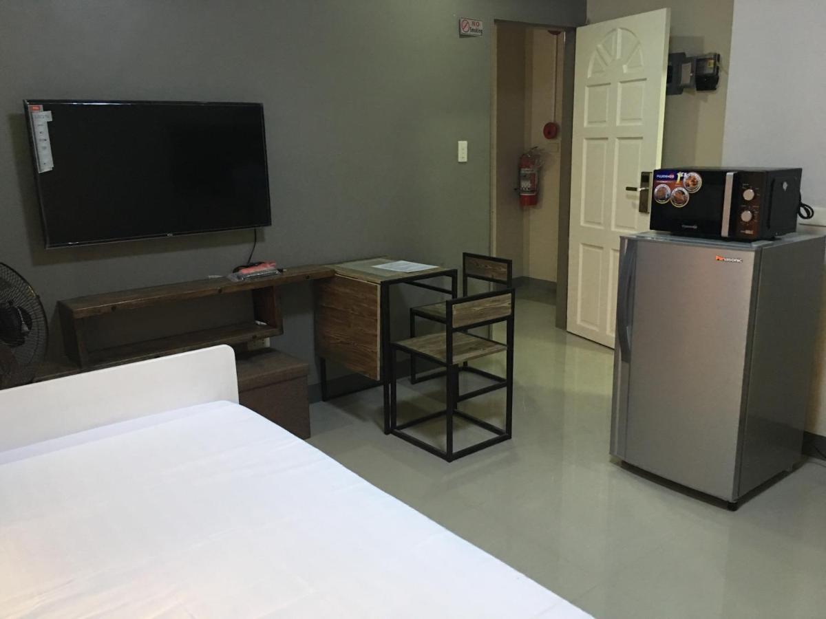 Candon Beinte Singko De Marso Apartments מראה חיצוני תמונה